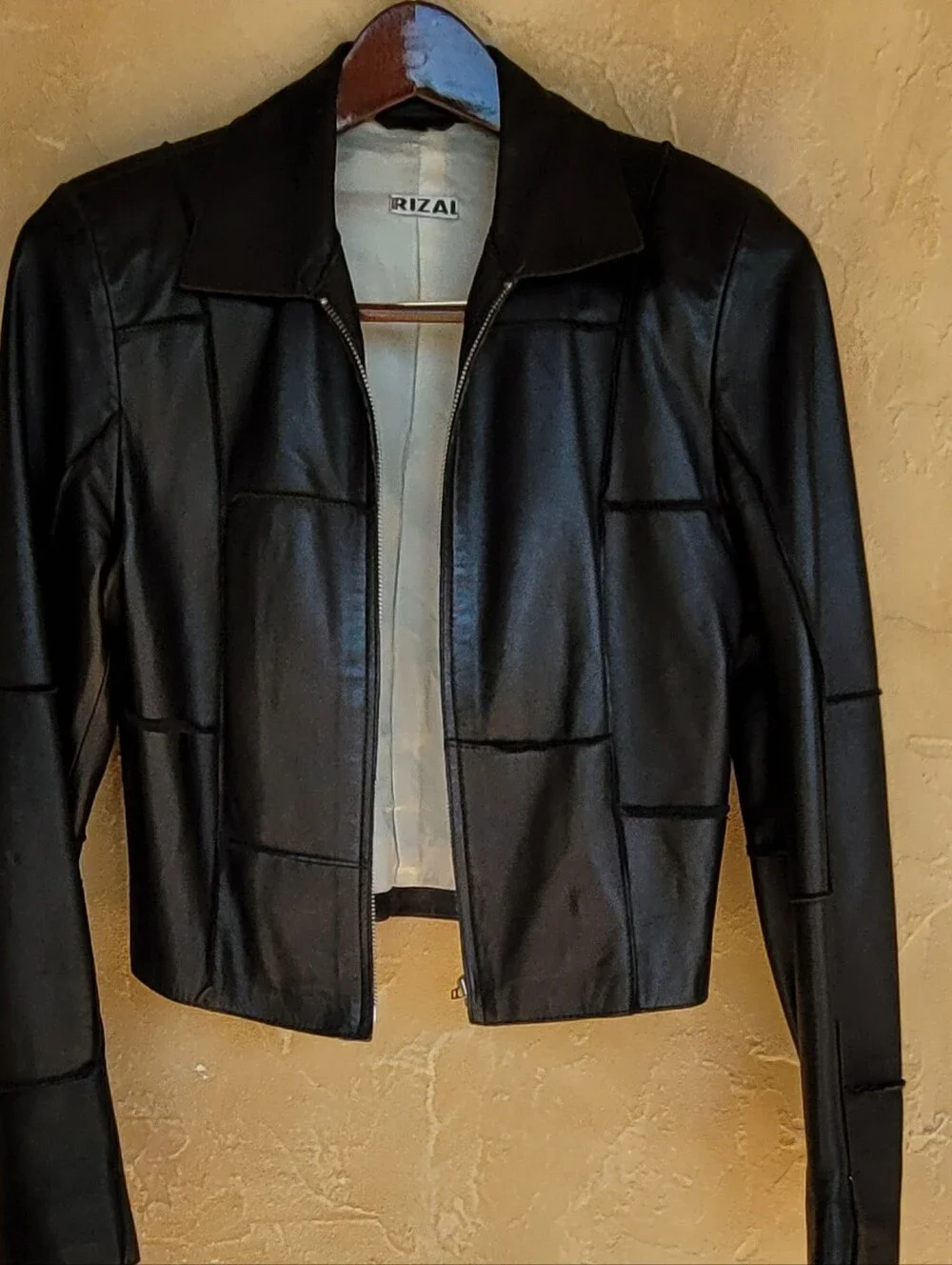 Rizal vintage black